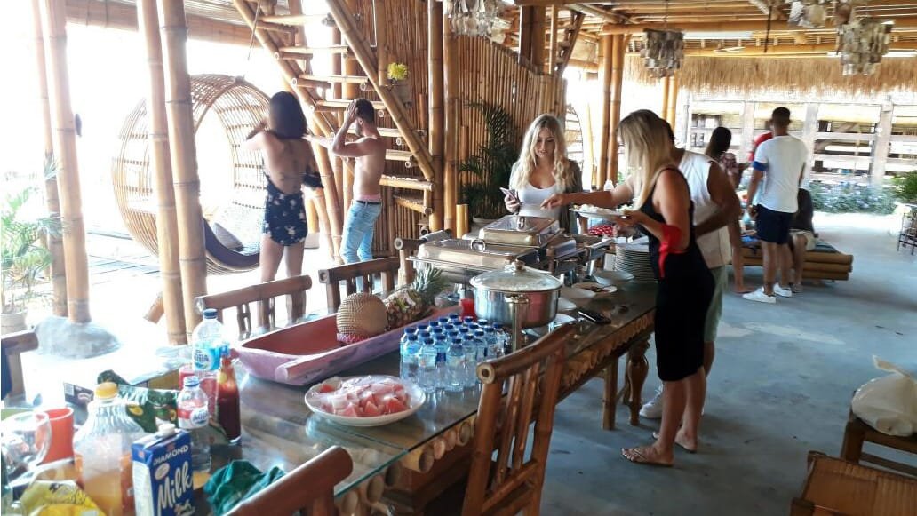served catering meals